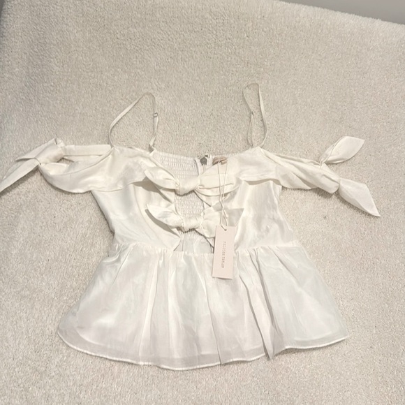 NWT REBECCA TAYLOR peekaboo bow top in white size 2 peplum off the shoulder - Picture 2 of 8
